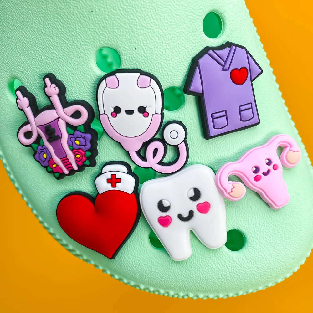 Color: camel - 1pcs Medical Clog Accessories Stethoscope Syringe Gibit Shoe Charm Clog Pins Teeth Uterus Nurse Clips Jeans Girl Women Gift