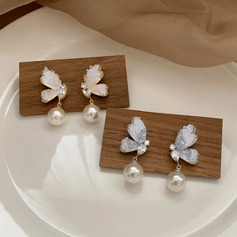 Gradient Butterfly Pearl Earrings With Rhinestones