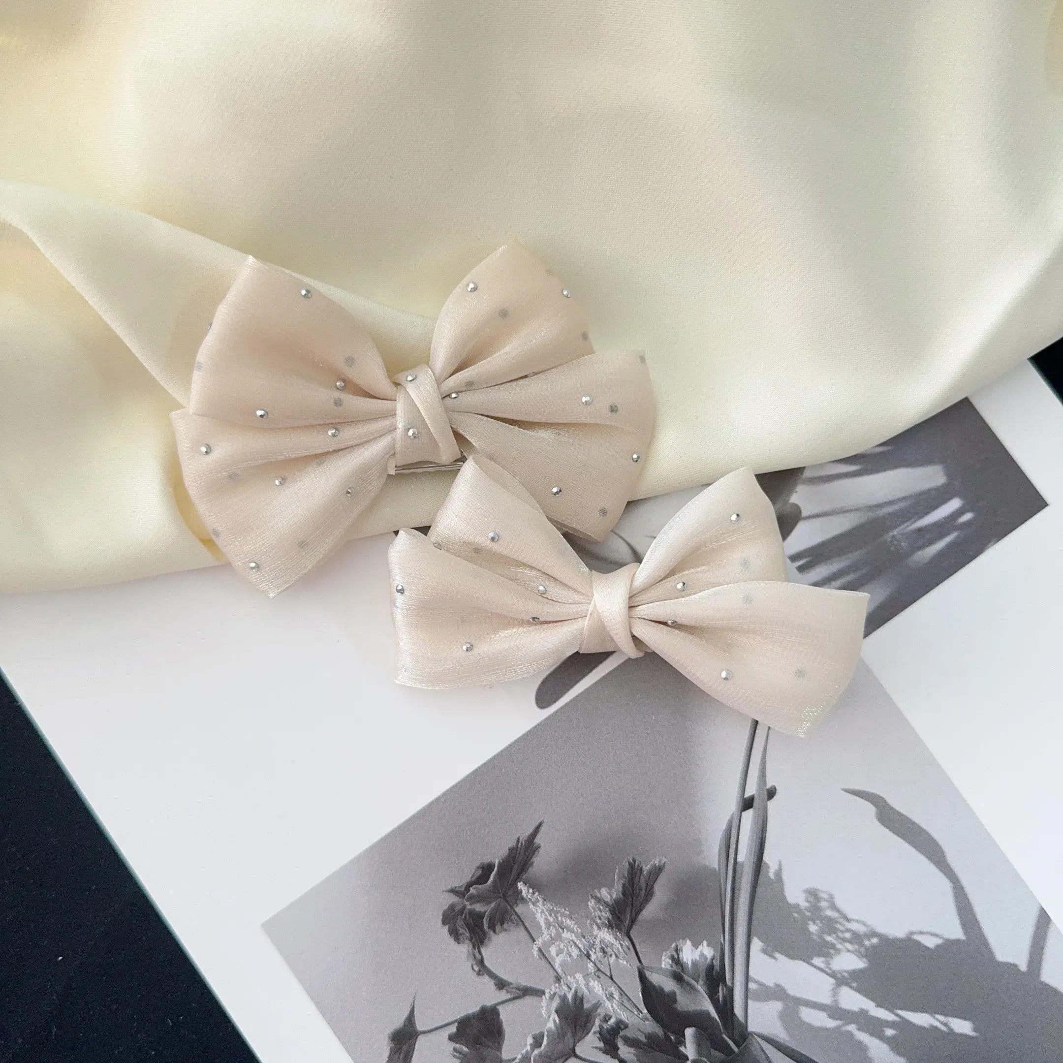 Color: Milky White - 2Pcs Starry Dots Red Velvet Bow Hair Pins Hair Clips Kids Girls Fashion Christmas Barrettes Ponytail Holder Headwear Accessories