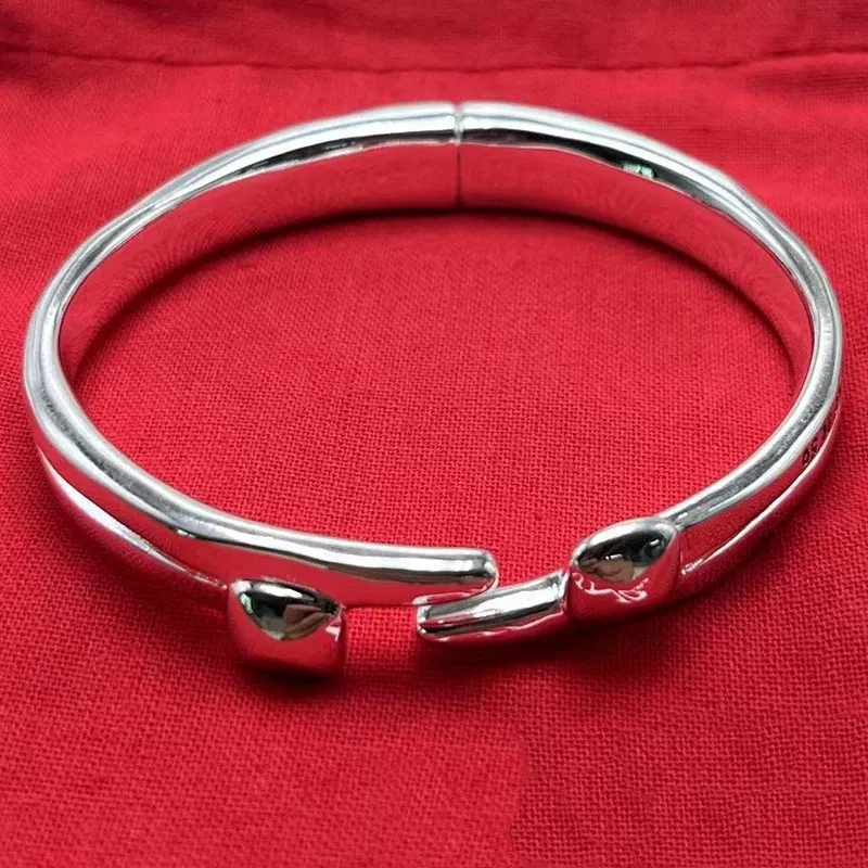 Metal Color: Gold-color - gift of New Hot Spanish jewelry lightweight luxury jewelry bracelet ladies party exquisite accessories high-quality gifts