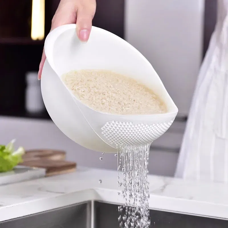 Color: Blue - Rice Sieve Plastic Colander Kitchen Drain Basket with Handles Rice Bowl Strainer Strainer Basket Sink Drain Kitchen Tools