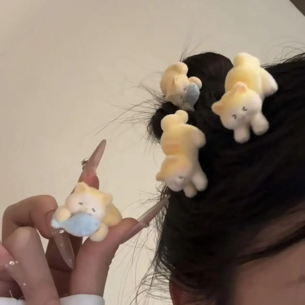 Color: Red - 1/2pcs New Cat Flocking Hair Clip Plush Cute Cat Fish Hairpin Sweet Kawaii Hair Clips for Girls Kids Headwears Deraction Gifts