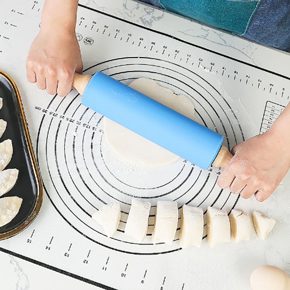 Color: Chocolate - 1pcs Non-Stick Wooden Handle Pin Pastry Dough Flour Roller Silicone Rolling Kitchen Baking Cooking Tools Christmas Rolling Pin