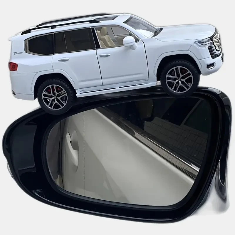 Toyota Land Cruiser 1/24 Scale Diecast  Pull-Back Action, Light & Sound Zinc Alloy Toy Car