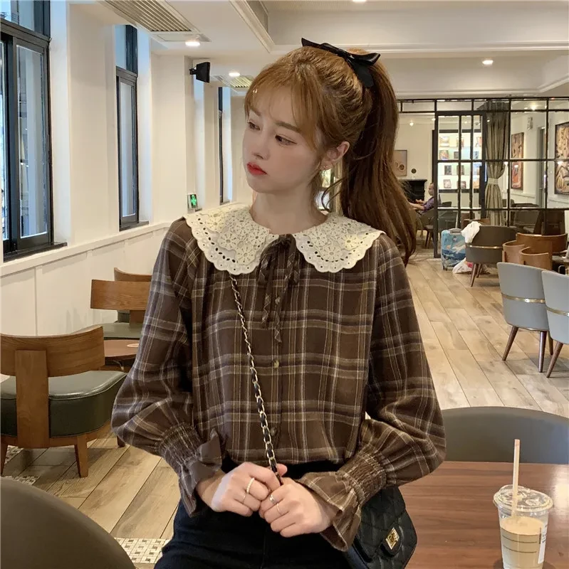 Doll collar shirt women