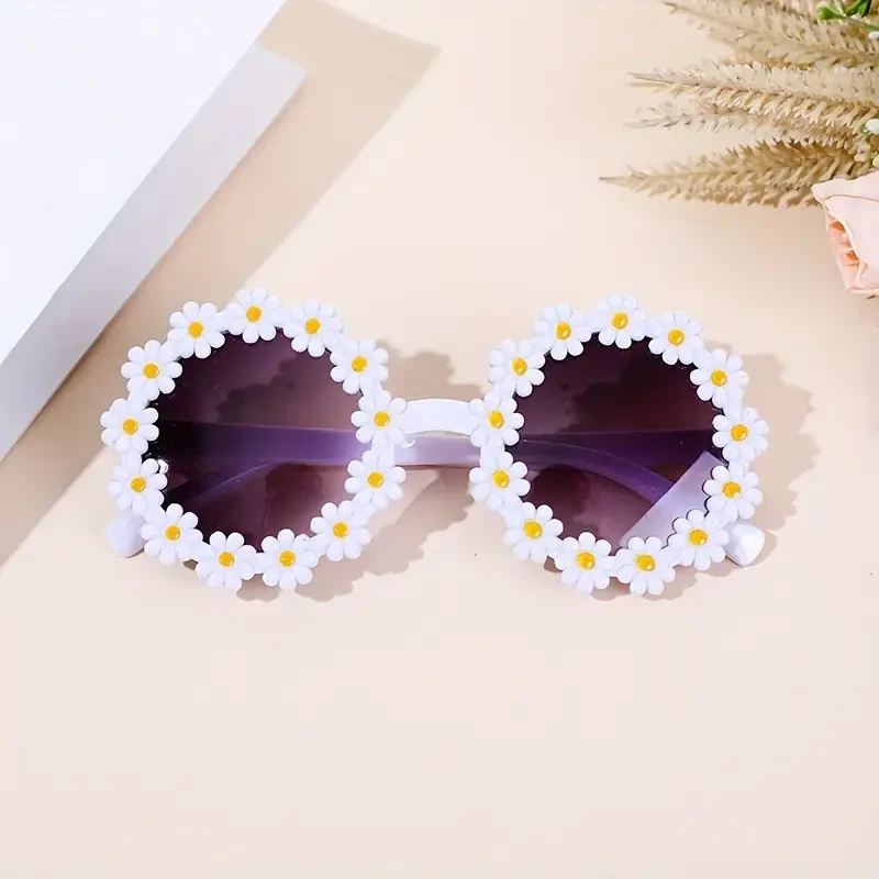 Trendy Daisy Flower Round Glasses
