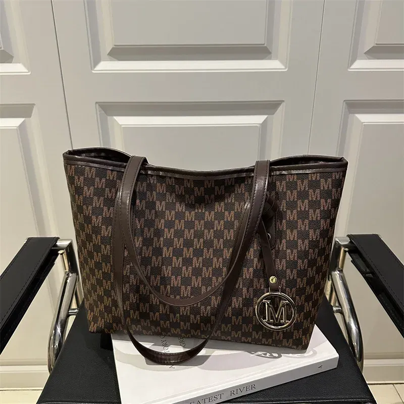 Color: WHITE - 2025 New Large Capacity Women Bag M Check Pattern Versatile Small Design Shoulder Tote Commuter Bag