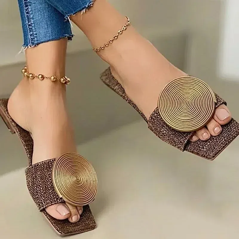 Color: Chocolate, Shoe Size: 37 - 2023 New Spring and Summer Women's Flat Slippers Fashion Beach Shoes Comfortable Slippers Versatile Lightweight Women's Shoes