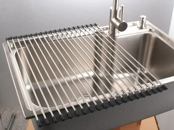 Roll up Dish Drying Rack Over The Sink