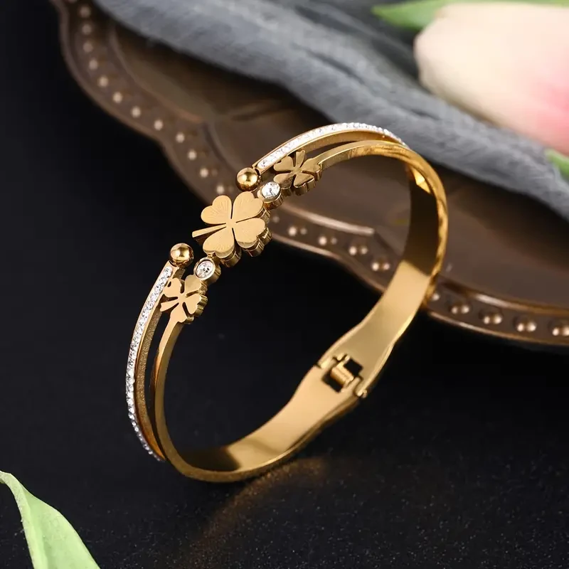 Exquisite Four Leaf Clovers Bangle Bracelet
