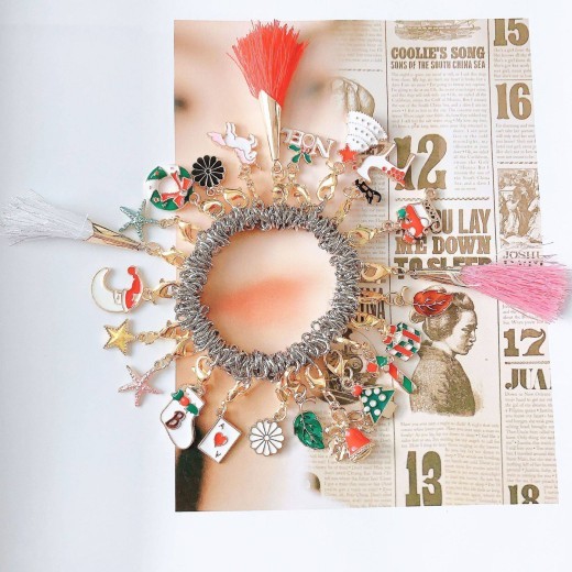 Children's pendant bracelet portable gift box