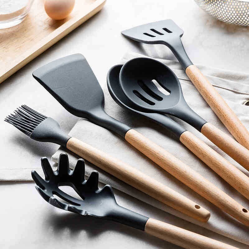 12Pcs Wooden Handle Silicone Kitchen Utensils With Storage Bucket