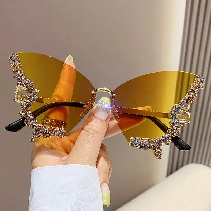 GlamourWings Vintage Butterfly Sunglasses