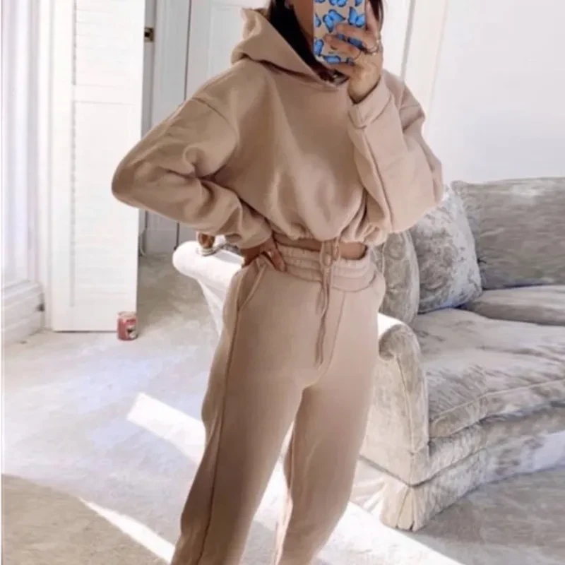 Women's 2-Piece Jogging Suit with Hoodie