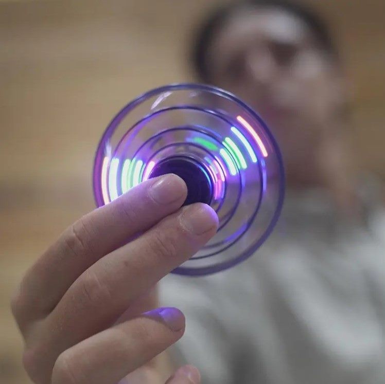 Flying Spinner, UFO Fingertip, Rechargeable Flying Gyroscope USB Toy, Blue