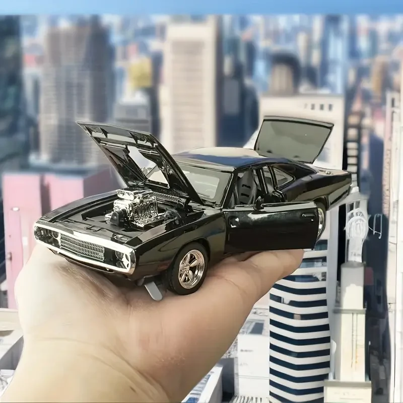 1:32 Scale Classic Alloy Die-Cast Model Car with Opening Doors, Sound & Light Effects