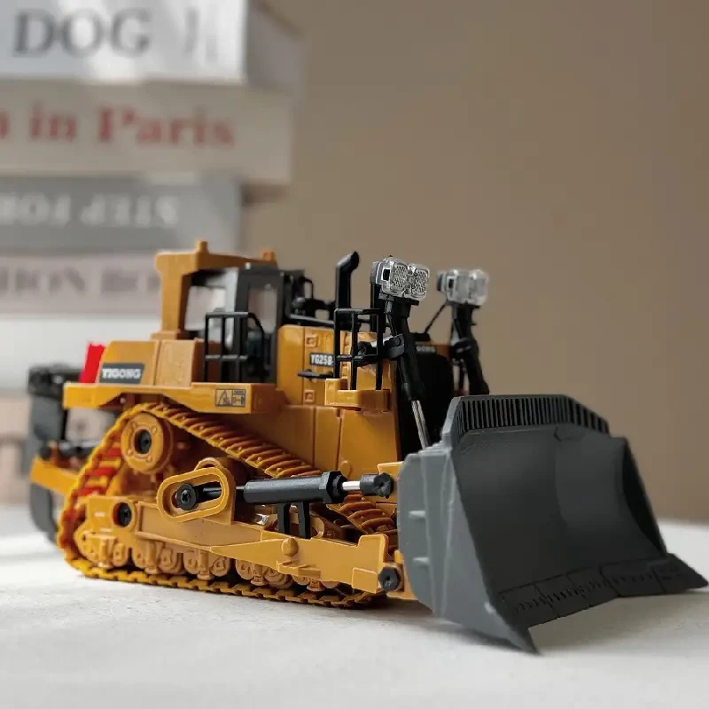 9 Channels Remote Control Bulldozer - 2.4Ghz RC Construction Vehicle with Light, Sound, and Rechargeable Batteries