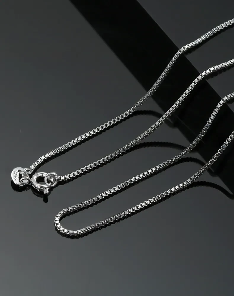 18-inch Short Square Necklace