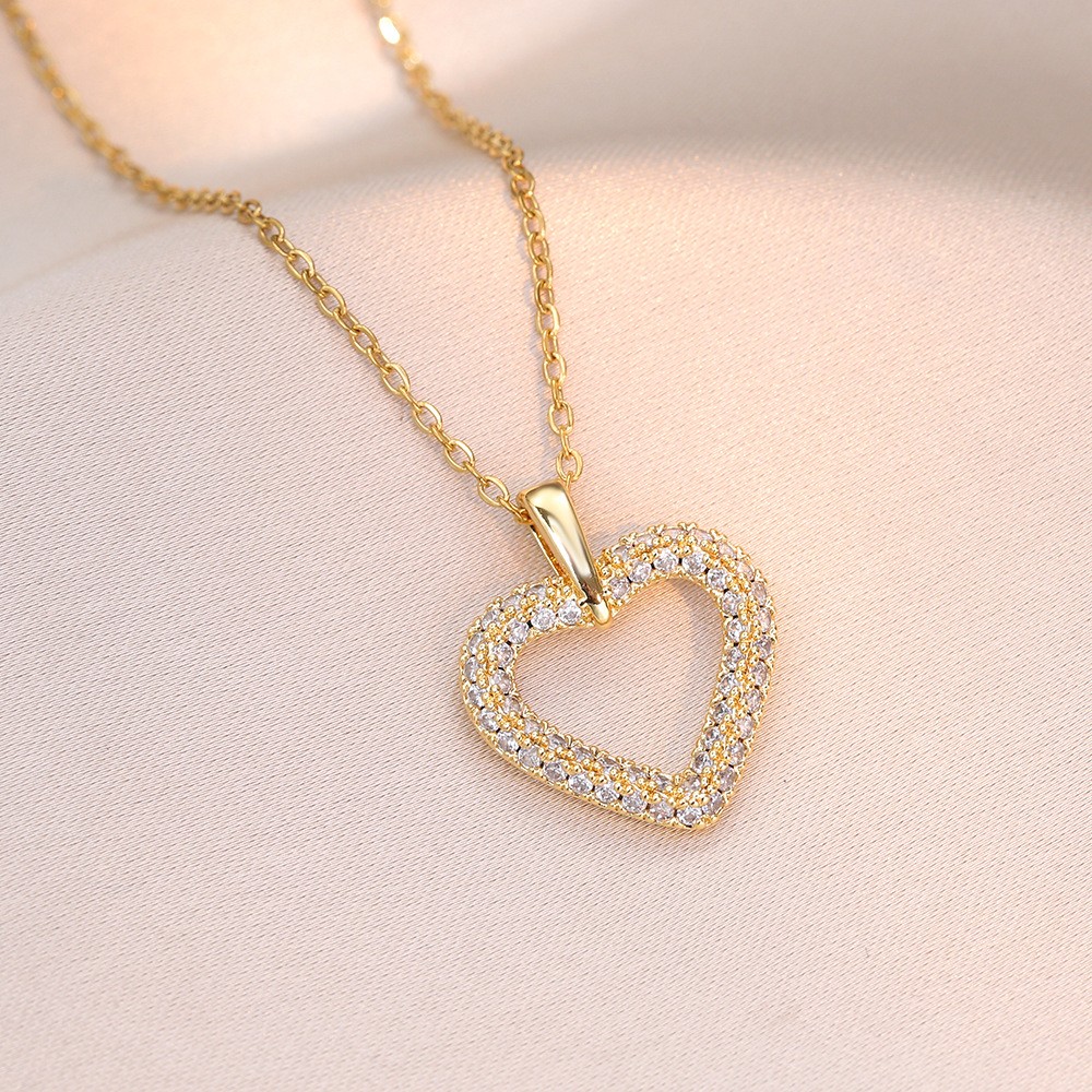 Fashion Vintage Zircon Heart Pendant Necklace