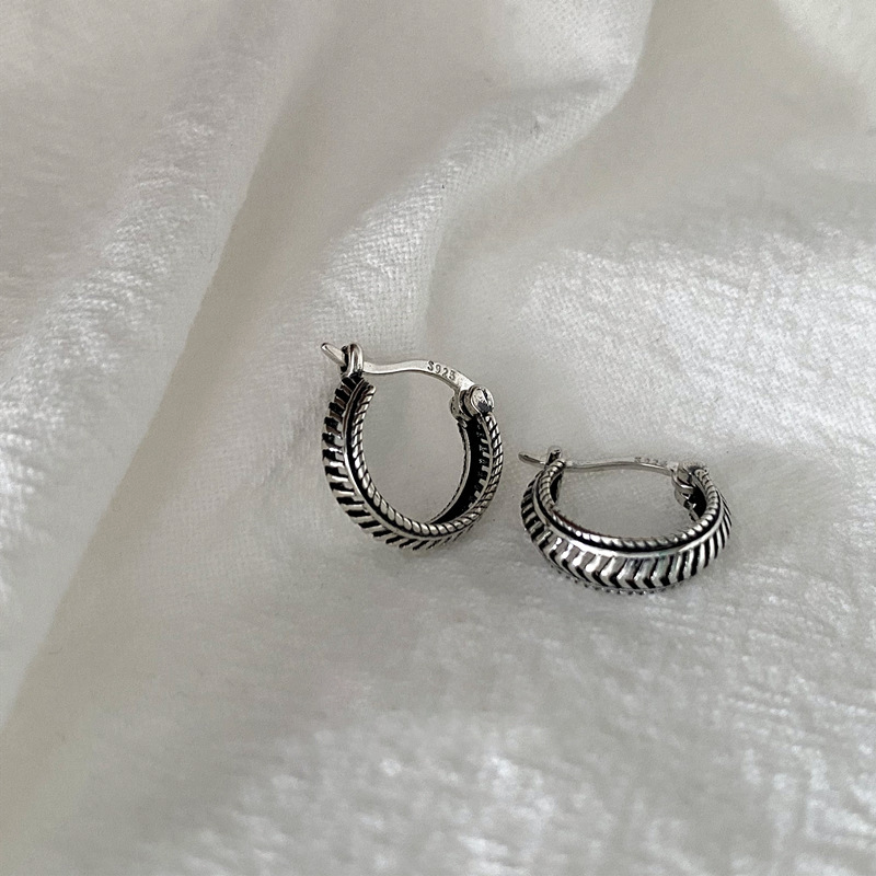 Niche Vintage Earrings Female Twist Simple