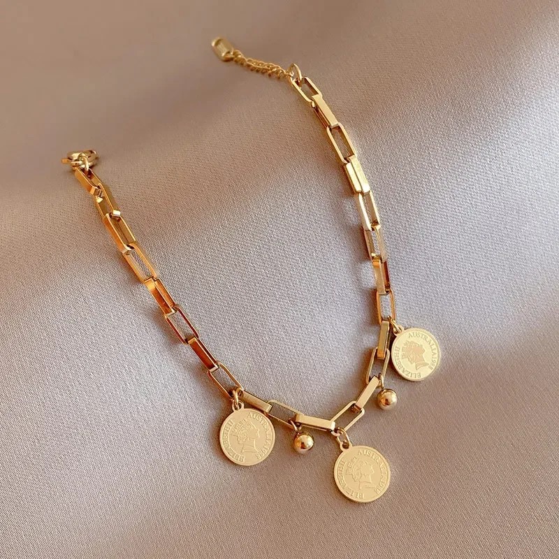 Fashion Gold-Color Bracelet with Round Sign Pendant