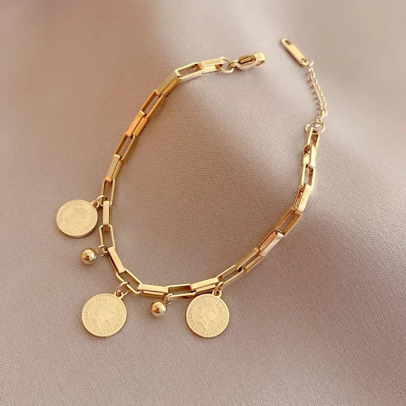 Fashion Gold-Color Bracelet with Round Sign Pendant