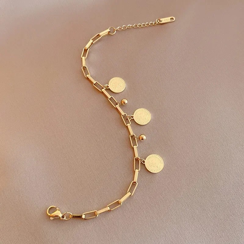 Fashion Gold-Color Bracelet with Round Sign Pendant