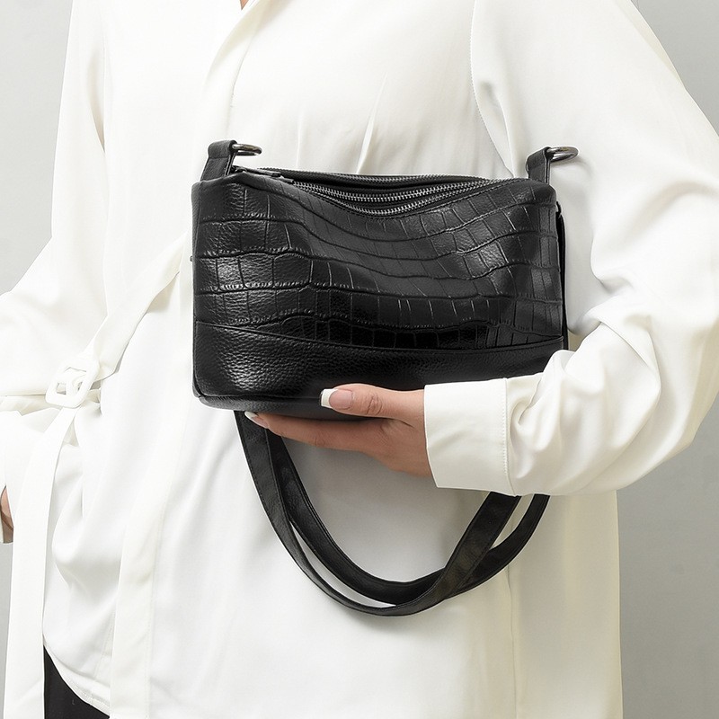 Fashionable Simple Large Capacity Women's Shoulder Messenger Bag