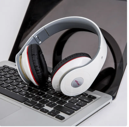 Wireless sports headphones