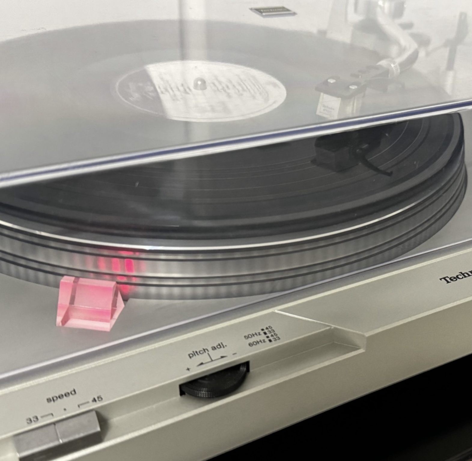 TECHNICS DIRECT DRIVE SL-D2 W/ ORIGINAL SHIPPING CARTON & 270C CART -MINT