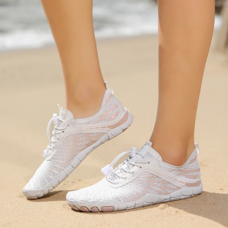 Men's And Women's Fashion Casual Outdoor Skin Soft Bottom Water Shoes