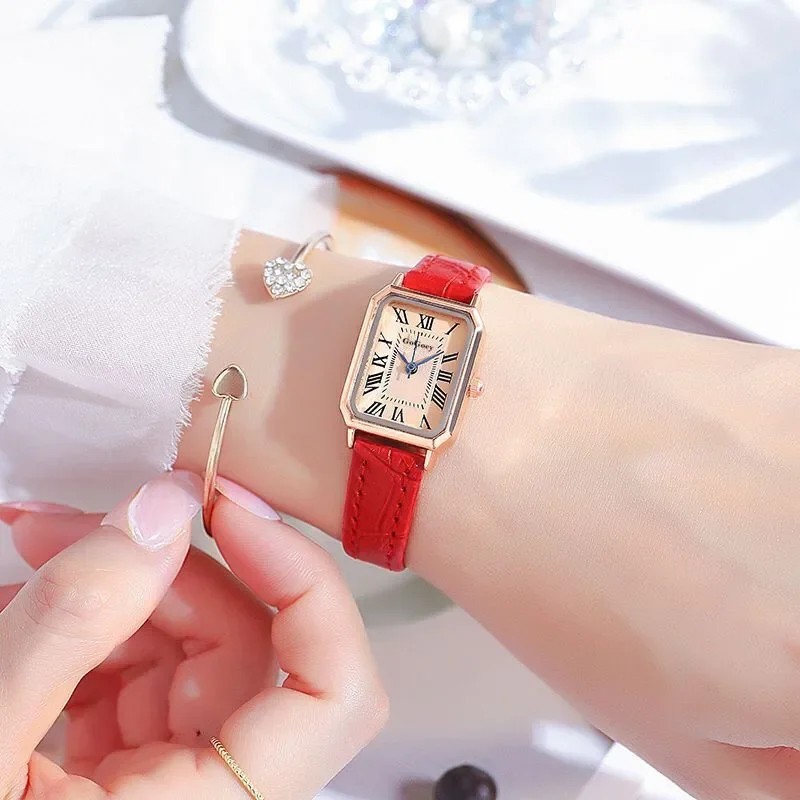 Leather Strap Ladies Quartz Watch