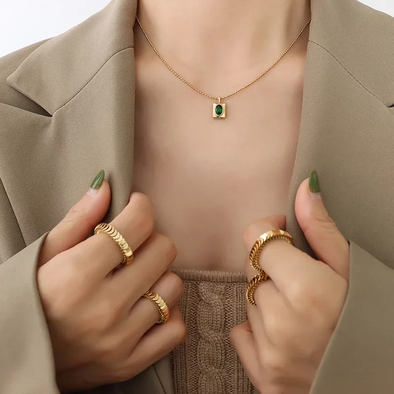 Light Luxury Oval Necklace Titanium Steel