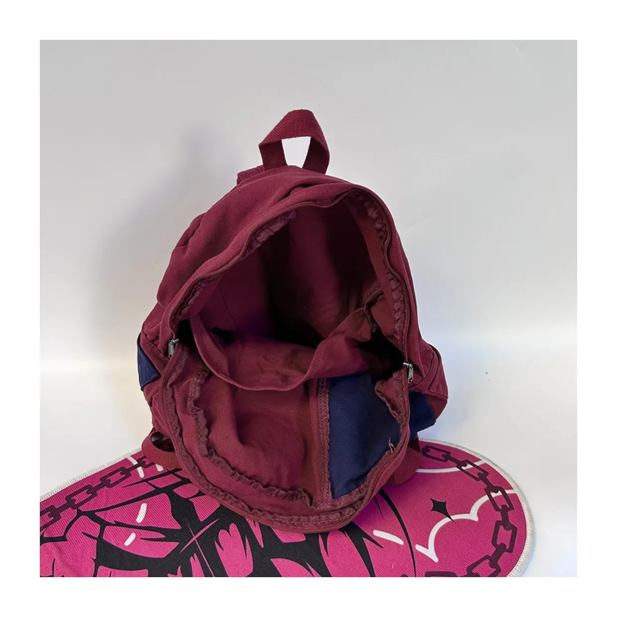 High School Student's American Retro Backpack Is Niche