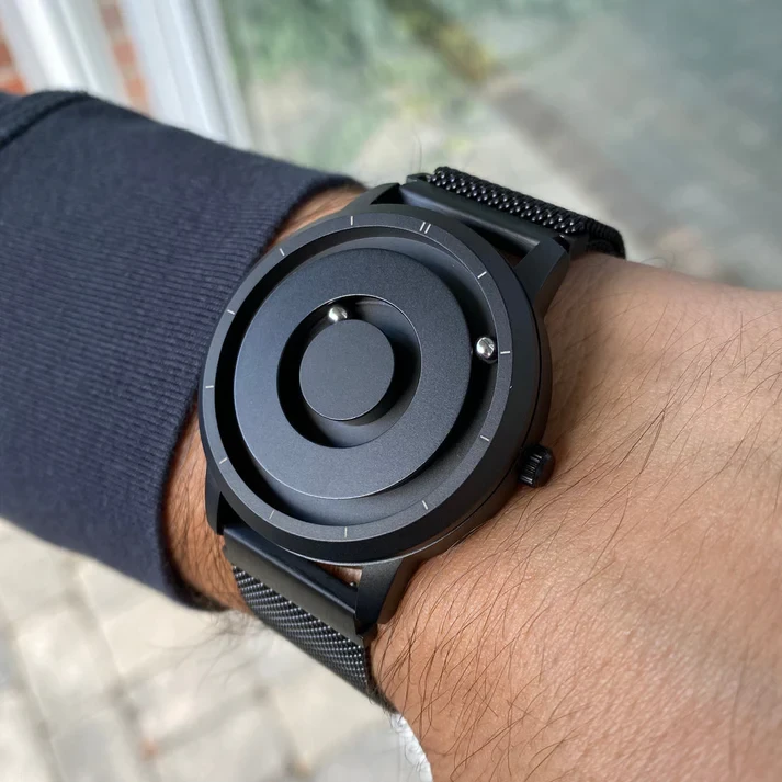 Magneto Watch