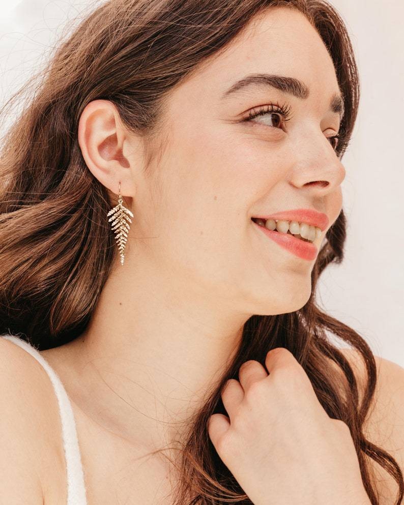 Women's Simple Leaf-shaped Earring