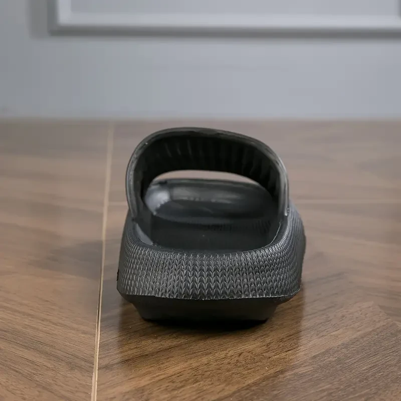 Lightweight And Versatile Men's Slippers