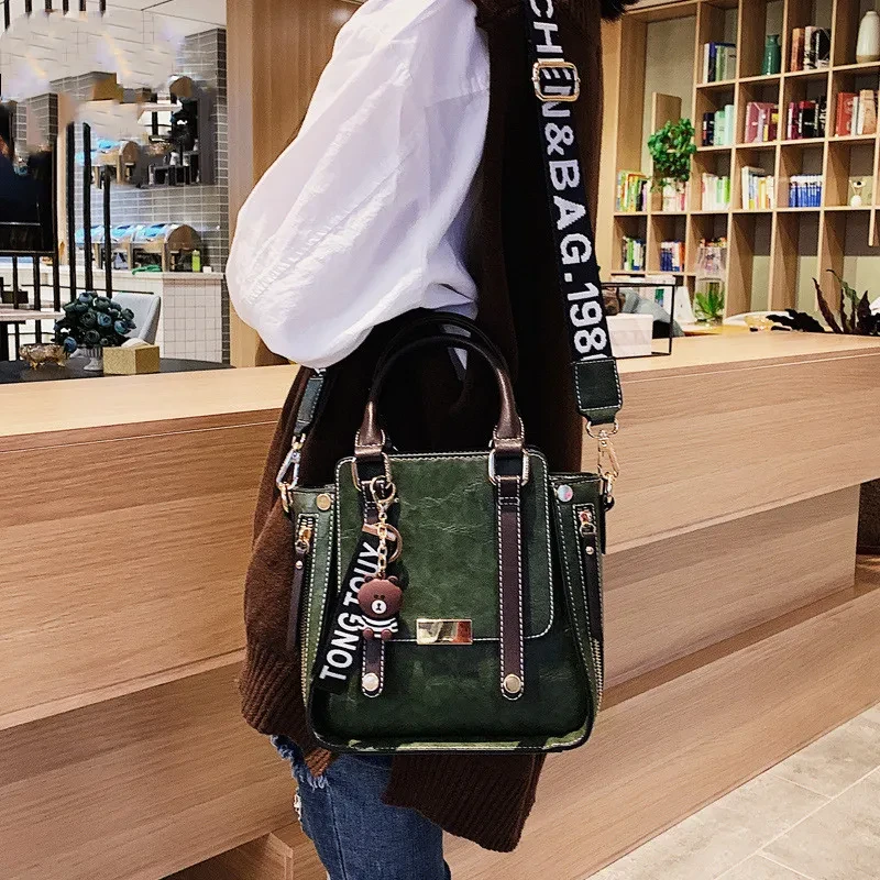 Fashion wide shoulder strap shoulder bag