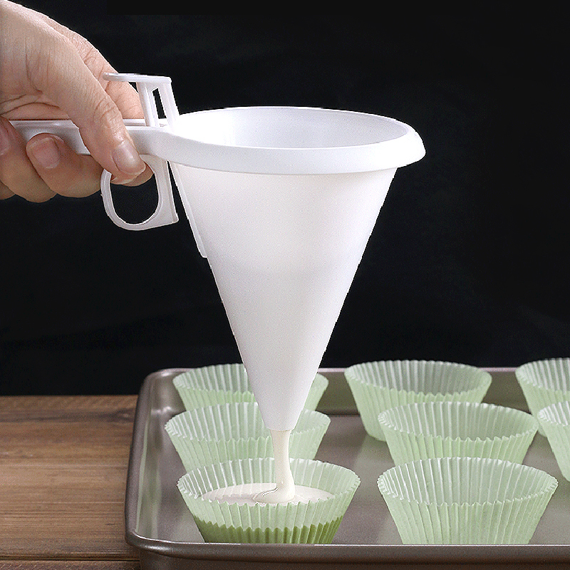 Adjustable Hand-Held Baking Funnel