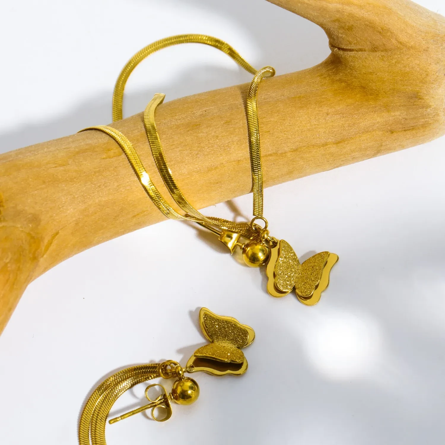 Stainless Steel European And American Entry Lux Butterfly Earrings Wings Mori Earrings Plated 18K Gold Color Protection