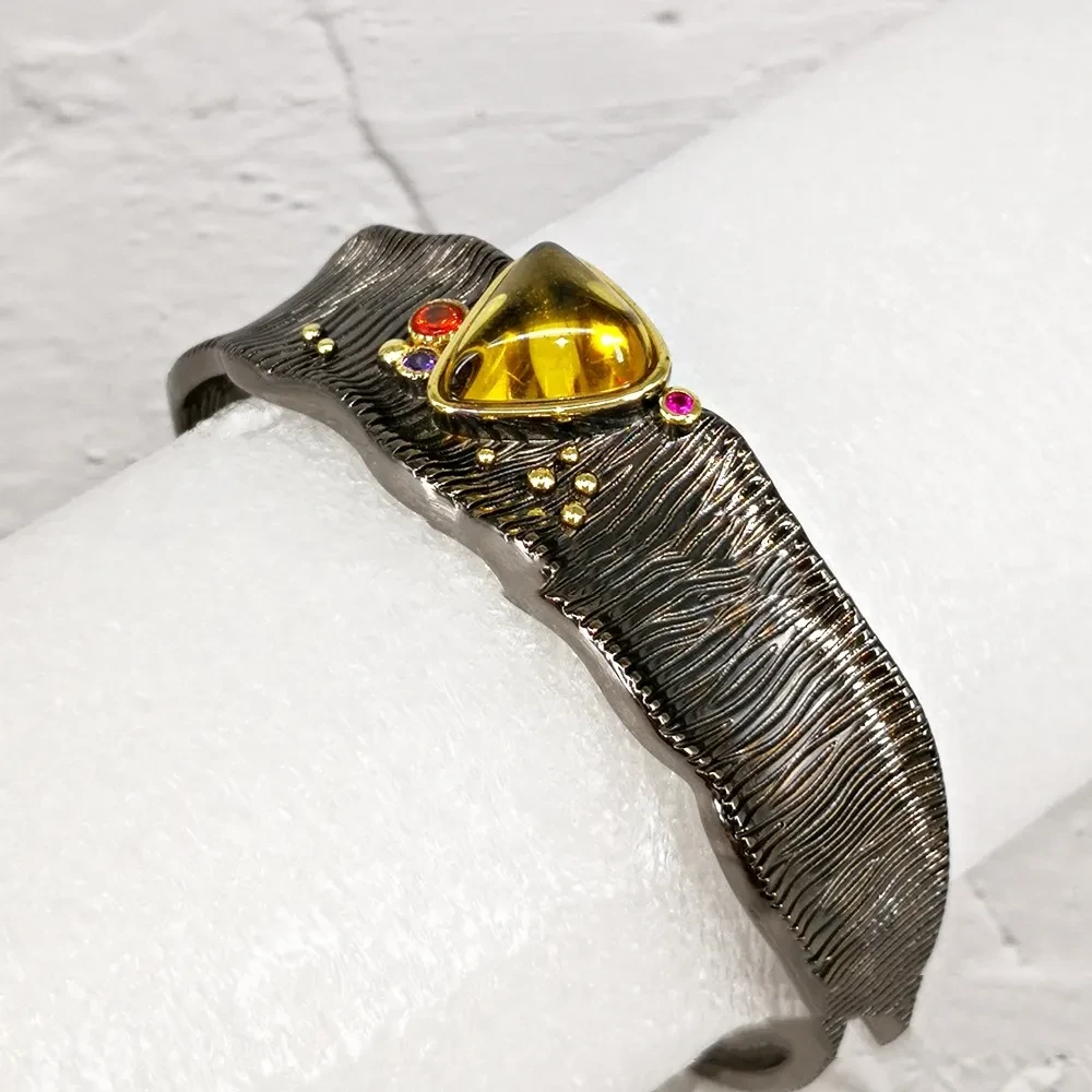 Women's Bracelet With Thick Opening And Yellow Stone