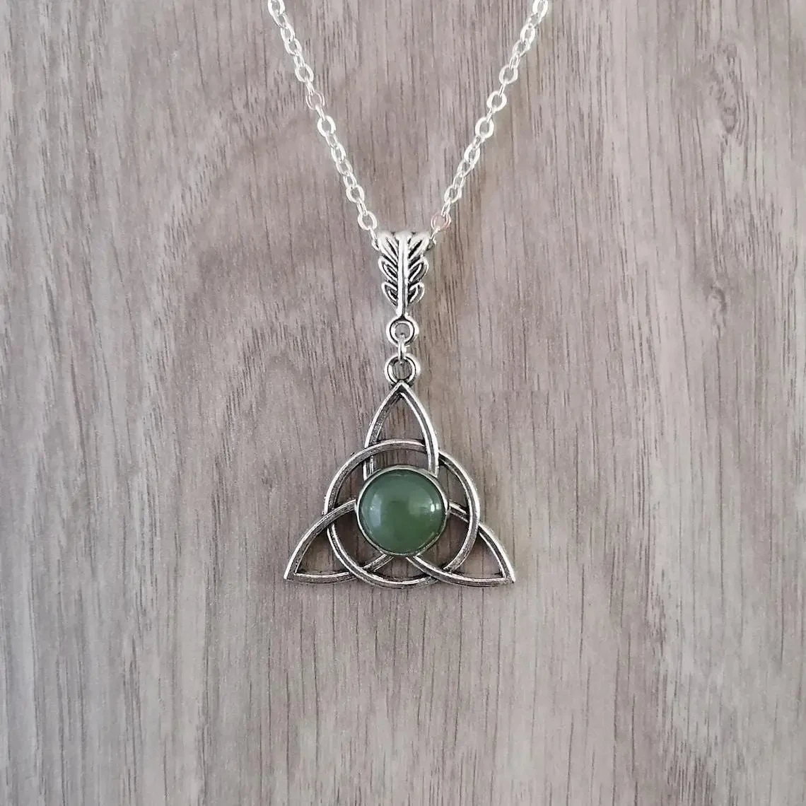 Catharanthus Roseus Celtic Knot Natural Stone Pendant Necklace