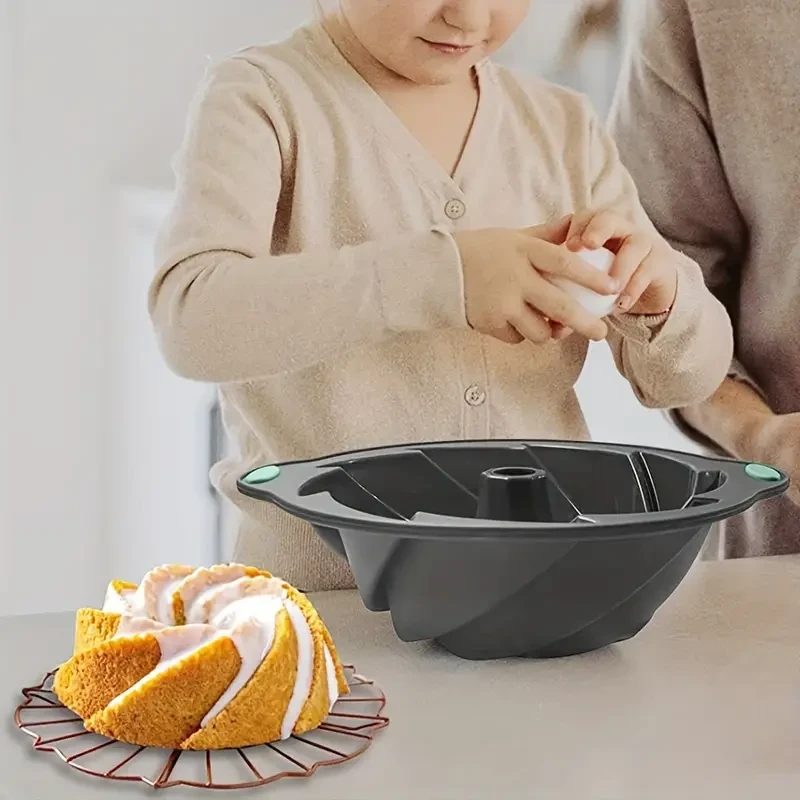 Heritage Bundt Pan for Fluted Tube Cakes