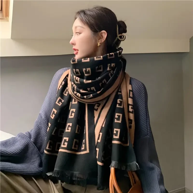 Vintage Jacquard G-Letter Pattern Scarf