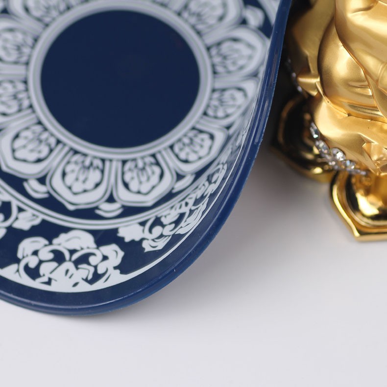 Car mobile phone anti-slip mat