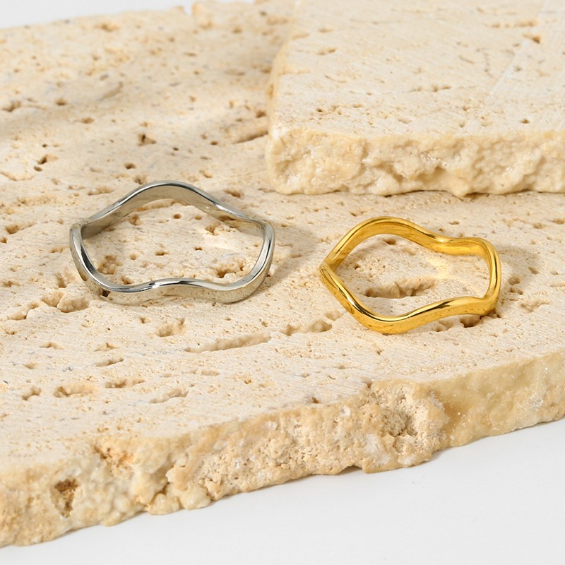 Waterproof 18k Gold Plated Stainless Steel Waved Ring