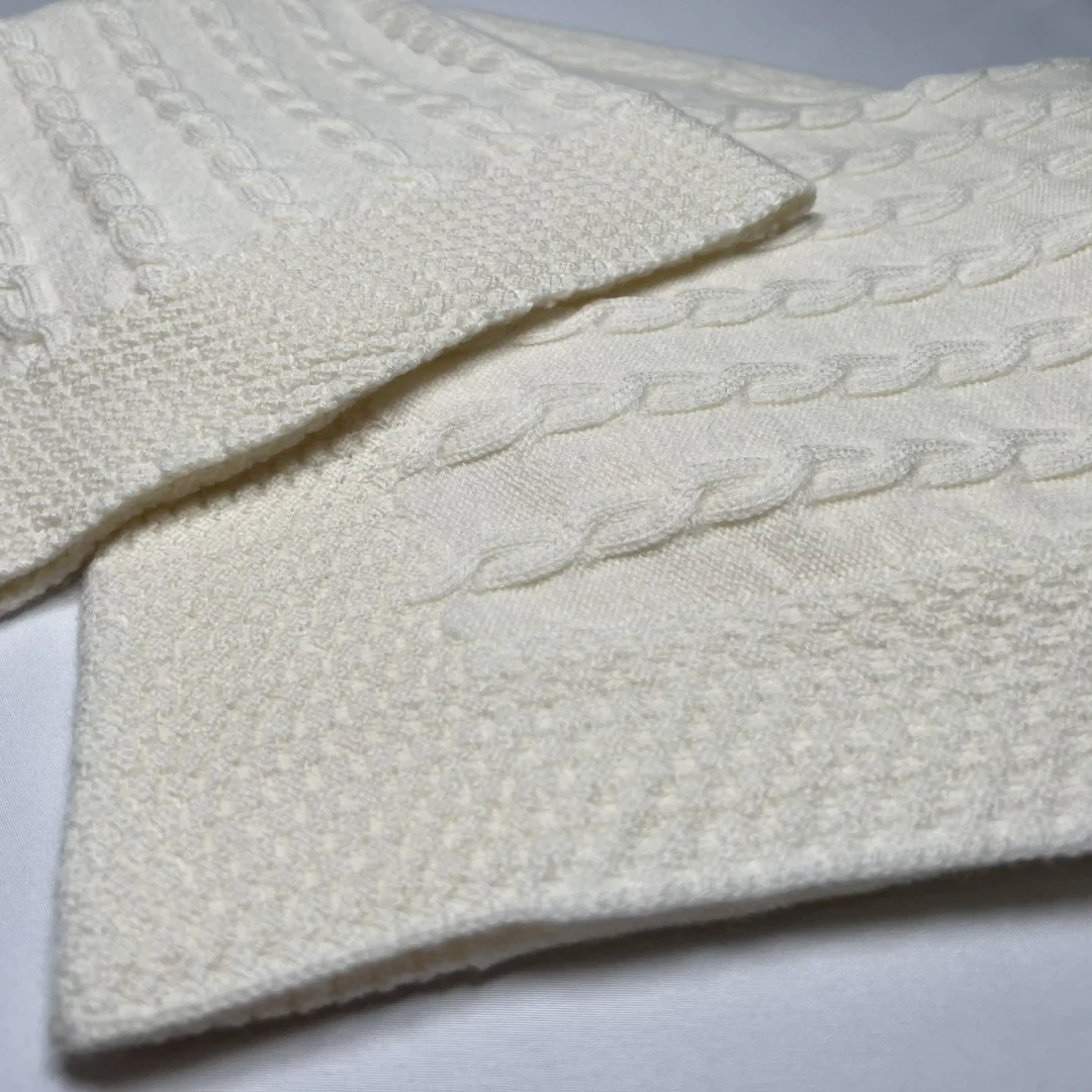 Luxe NZ Merino Cable Blanket  - t 80x90cm