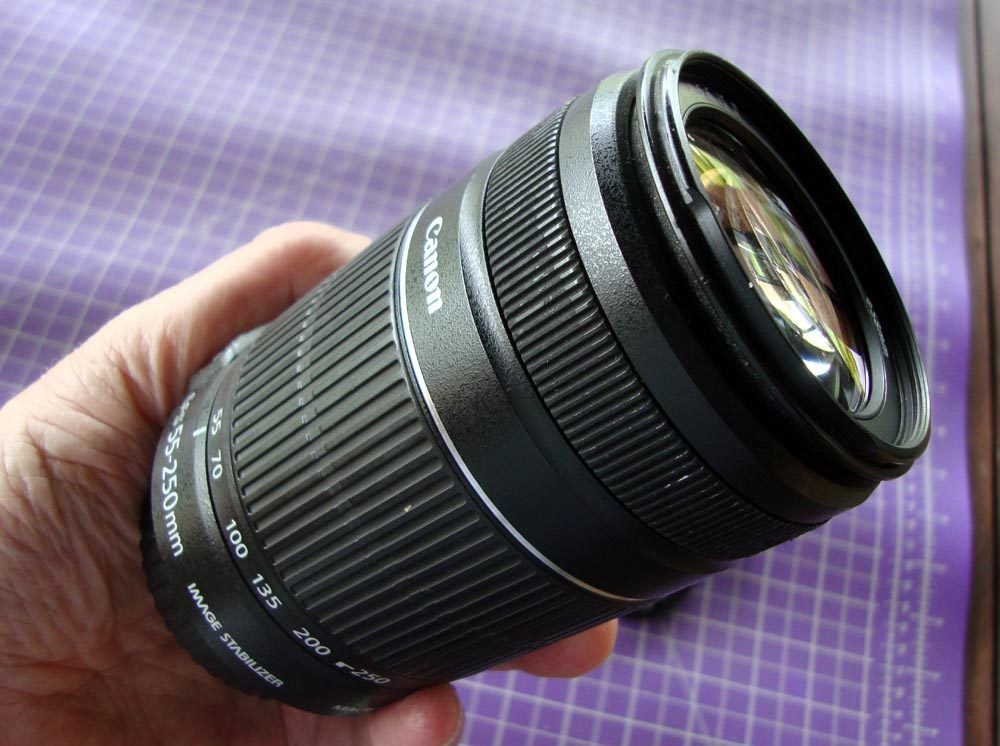 Canon EF-S 55-250mm MARK 2 - IMAGE STABILISER LENS