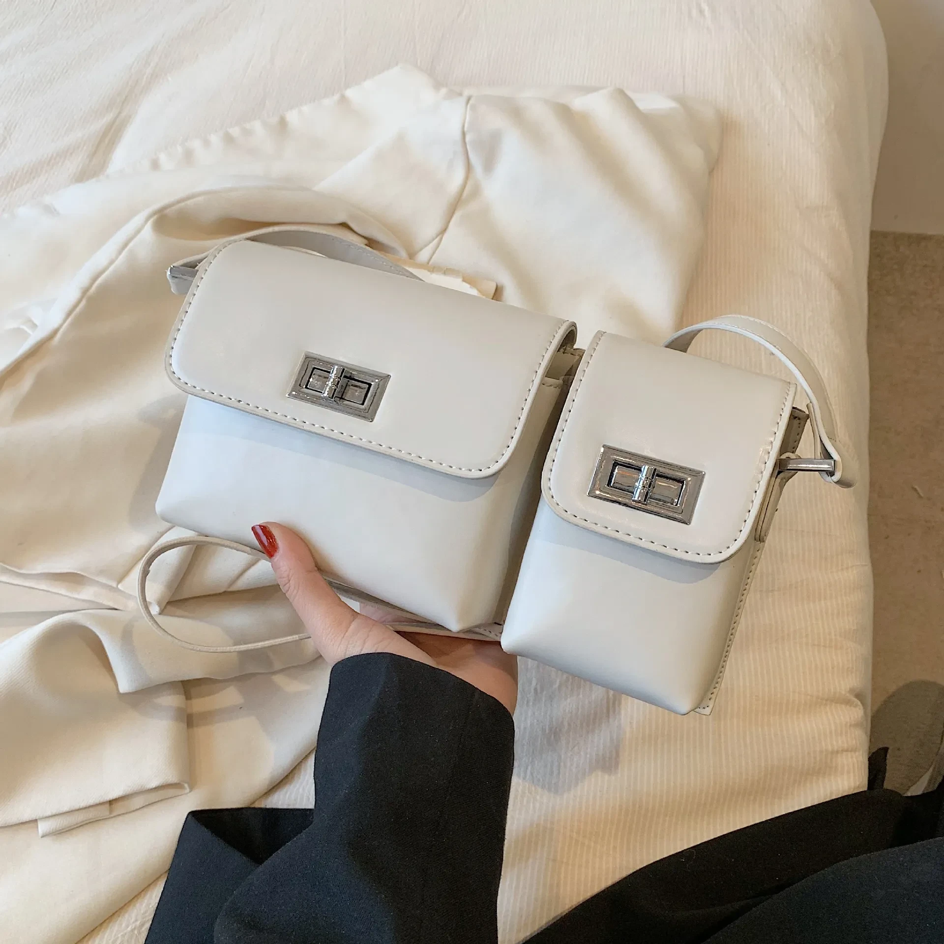 Women's Fashion Double Pocket Underarm Retro Shoulder Messenger Bag