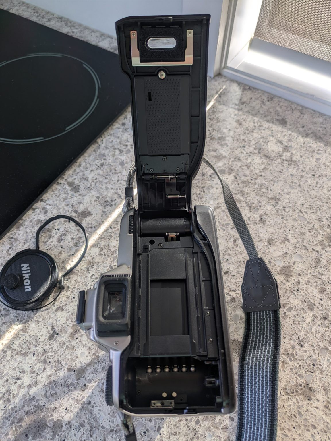 Nikon F65, Nikkor AF 28-80mm 1:3.3 - 5.6 G lens plus accessories